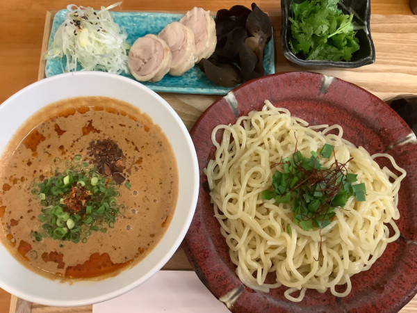 「担々つけ麺　半チャーハン　＋　パクチー」@種実坦々麺菊川の写真