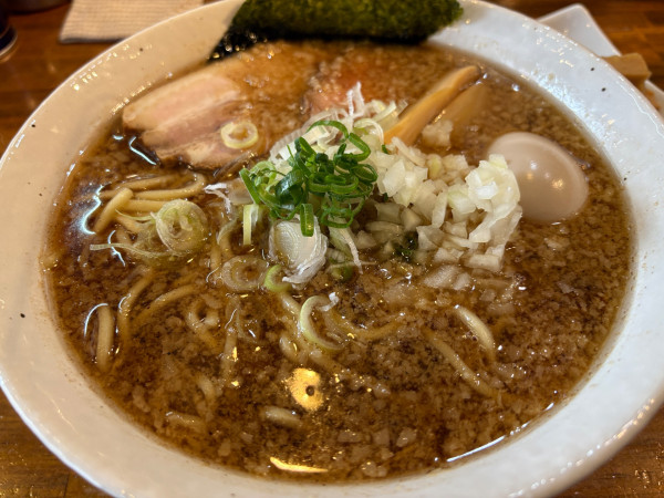 「背脂煮干しそば メンマ、中盛」@BASSOの写真