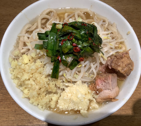 「ラーメン　少なめ　＋　辛ニラ　＋　生姜」@MEN YARD FIGHTの写真
