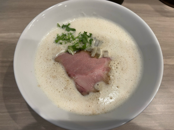「TORI白湯らーめん(醤油)」@麺〜seeness〜なかの 本店の写真