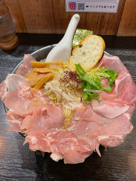 「濃厚すぎる鶏白湯（醤油）大盛 1,180円+上州ローストポーク4」@上気元 いただきの写真