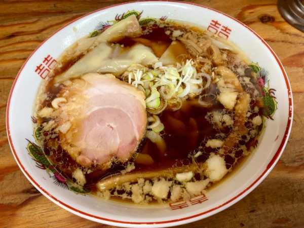 「手揉み醤油 880円＋雲呑 150円」@湘南の手前の写真