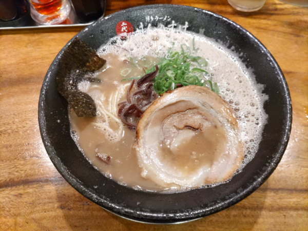 「ラーメン850円」@羽釜豚骨博多ラーメン 二代目けんのすけ 本店の写真