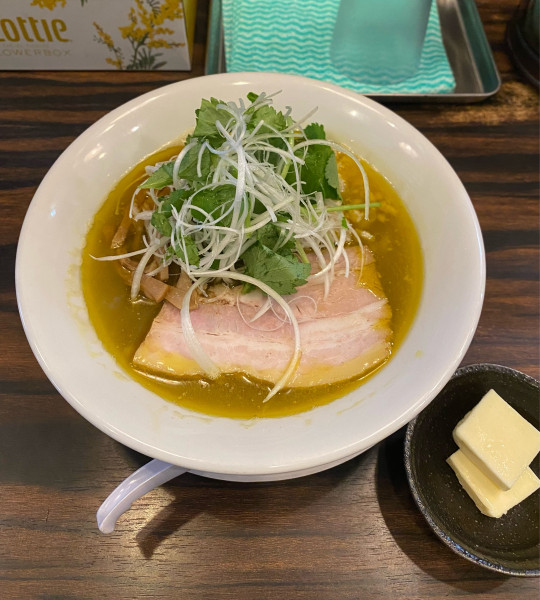 「限定 ワタリガニのラーメン(塩で)¥1500・バター¥100」@稲荷屋の写真