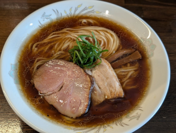 「鶏しょうゆ」@麺や一芯の写真