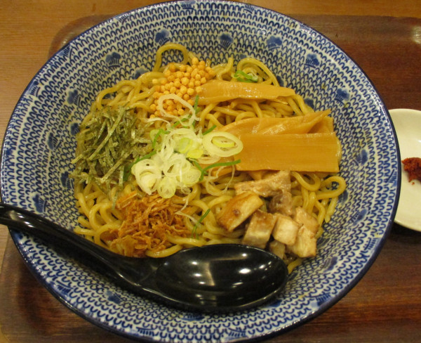 「＜期間限定＞濃厚煮干しまぜそば　990円」@らーめん直久 新宿西口店の写真