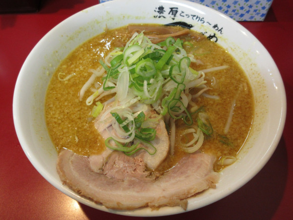 「カレーらーめん（930円）」@濃厚こってりら～めん つばめの写真