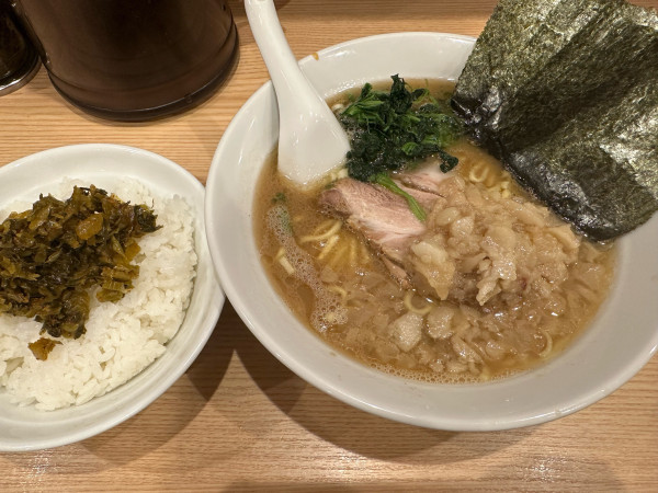 「ラーメン並+背脂＋ライス」@ラーメンモンタナ 秋葉原店の写真