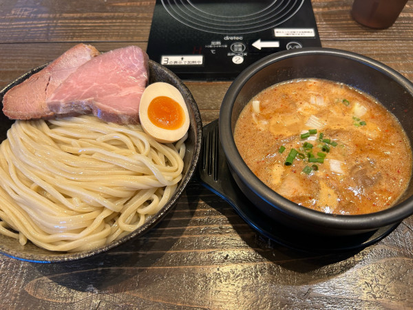 「辛塩つけ麺1000円、ミックスチャーシュー200円」@中華そば ことぶきやの写真