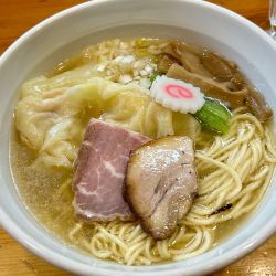 ワンタン塩中華そば（大盛）