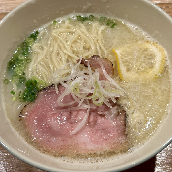 「ホタテ塩ラーメン」@出汁そば なおやの写真