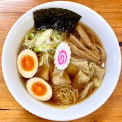 わんたんめん ¥780円（味付煮玉子＋120円）