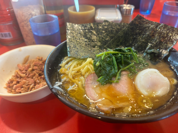 「ラーメン、白玉、まぶし」@家系総本山 ラーメン吉村家の写真