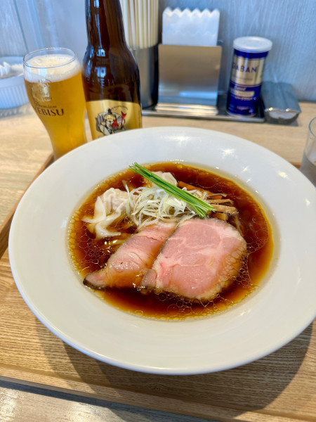 「地鶏としじみの中華蕎麦ワンタン2個」@宍道湖しじみ中華蕎麦 琥珀 東京本店の写真