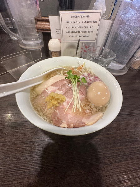 「季節限定特製　背脂生姜中華そば　1500円　麺縮れ」@麺や でこの写真