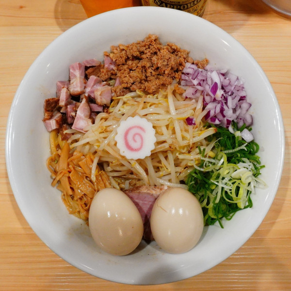 「【期間限定】味噌まぜそば＋煮玉子×2＋ビール（中瓶）」@三ん寅の写真