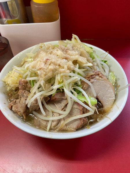 「小ラーメン（800円）ニンニク、ヤサイ、アブラ」@ラーメン二郎 上野毛店の写真