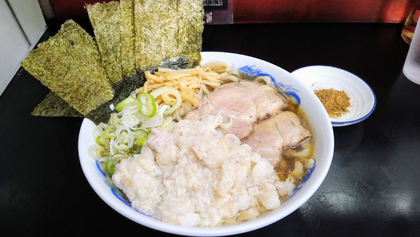 「しょうゆ中華そば(中)+魚粉･海苔･身入り」@手打ち中華そば 酒田 河原町店の写真