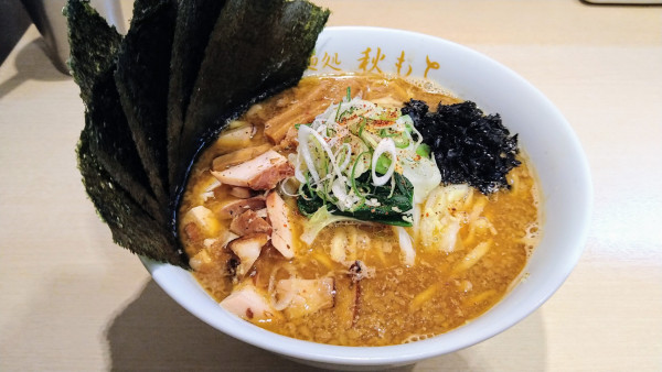 「味噌らーめん(大)+海苔」@麺処 秋もとの写真