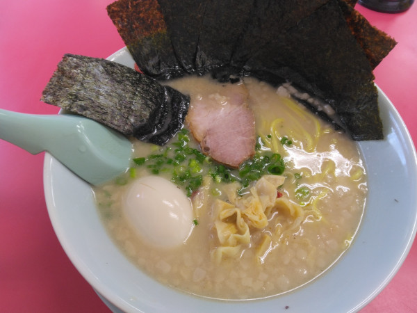 「プレミアム塩930円、海苔5枚140円(クーポンで無料)」@ラーメン山岡家 千葉佐倉店の写真
