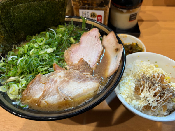 「特製ラーメン＋ライスセット」@横濱家系ラーメン 四代目 野中家の写真