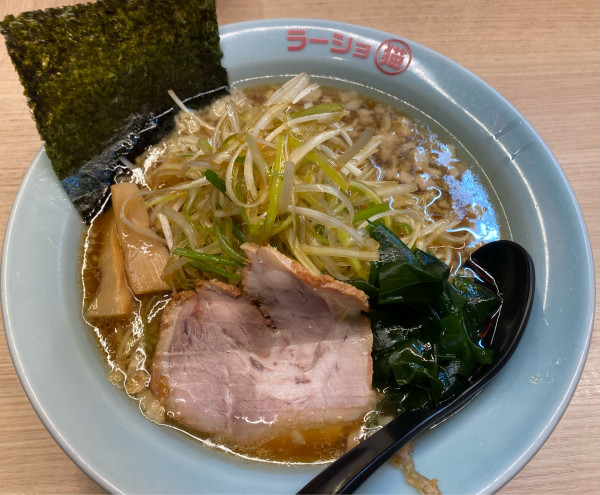 「ネギラーメン　醤油　980円」@ラーショマルミャー 王子店の写真