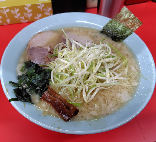 「ネギチャーシュー麺 1200円」@ラーメンショップ まるQの写真