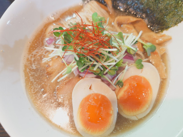 「特製オリーブ煮干しラーメン」@麺や 笑 ～Sho～の写真