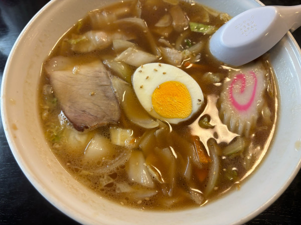 「五目ラーメン（醤油）@750」@三松会館の写真