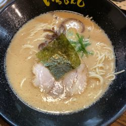醤油ラーメン 500円+替玉
