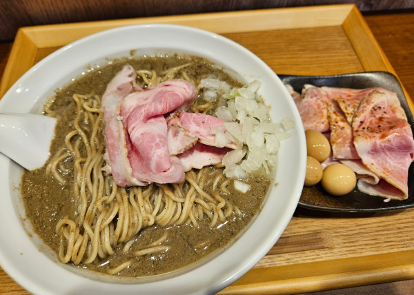 「特濃煮干蕎麦」@麺処 にぼし香 菊名店の写真