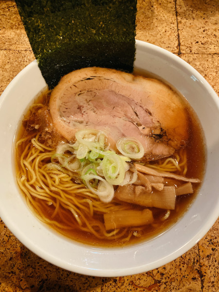 「あっさり醤油らーめん（ねぎ油入）930円」@きくちひろきの写真