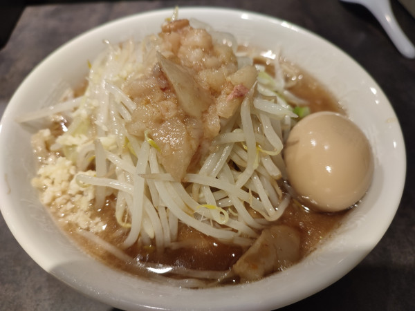 「ラーメン少なめ＋半熟玉子」@Hi-Fat Noodle BUTCHER’Sの写真