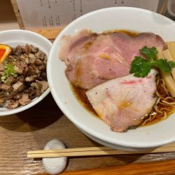 地鶏醤油ラーメン