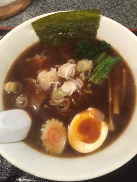 「醤油らーめん」@支那そば 桃源郷の写真