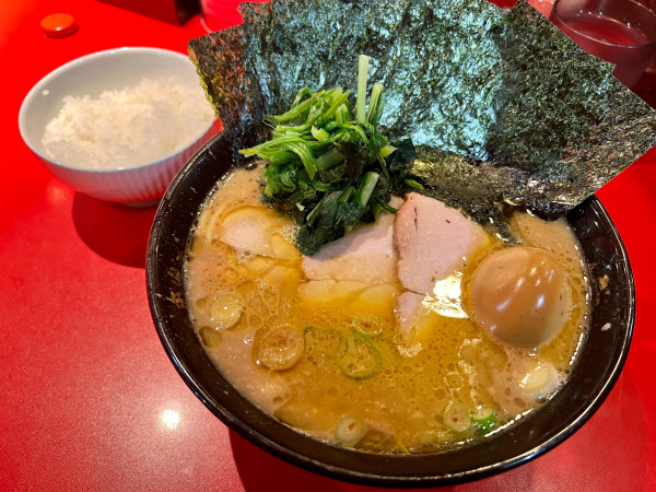 「チャーシュー麺➕味玉➕ライス」@厚木家の写真