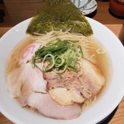 魚介薫る　貝ダシ汐そば