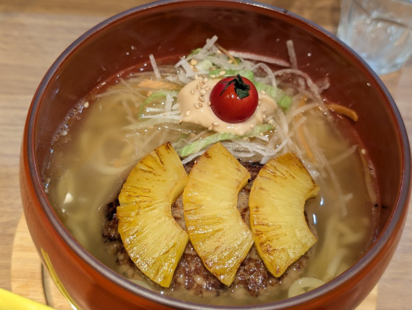 「限定麺　びっくりヤンケーパインバーグ鶏soba」@鶏Soba Toraやの写真