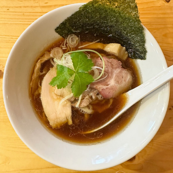 「手揉み中華そば（醤油）」@麺や晴心の写真