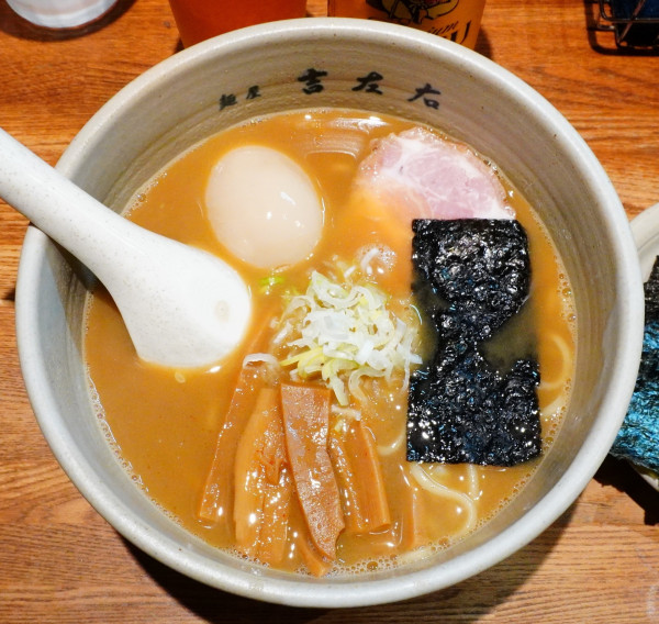 「味玉らーめん＋のり＋エビスビール（小瓶）」@麺屋吉左右の写真