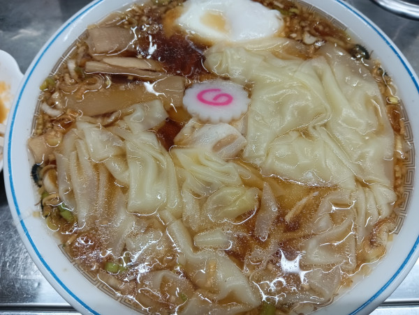 「ワンタンメン+半熟玉子」@中華そば みたかの写真