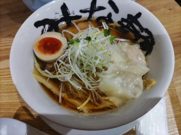 「染ラーメンプレミアム」@みな麺 セブンパーク天美店の写真