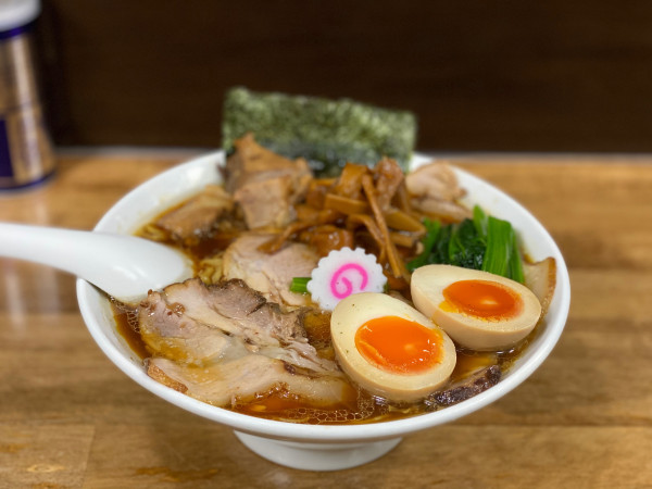 「しょうゆチャーシュー麺　+味玉」@オランダ軒の写真