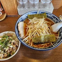 ネギみそオロチョンラーメン