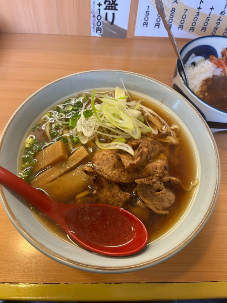 「煮干し醤油ラーメン」@煮干し醤油ラーメンとカレーの店 たまやの写真