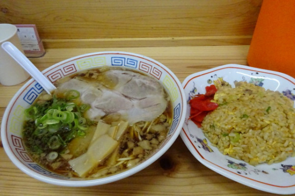 「尾道中華そば＋半チャーハンセット１１００円」@中華そば 永潤 本店の写真