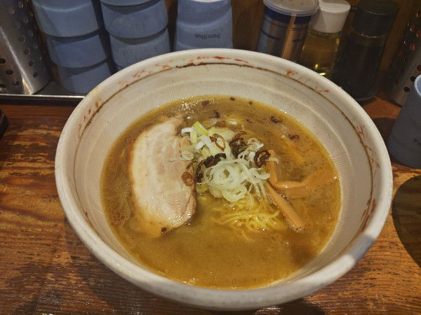 「豚骨醤油ラーメン」@麺屋 雄の写真