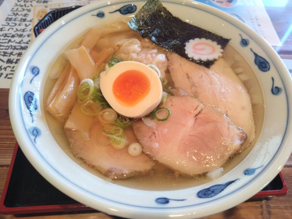 「特製塩ラーメン」@マタタビ商店の写真