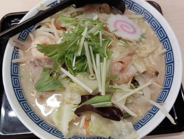 「（秋のおすすめフェア限定）具だくさん海鮮ちゃんぽん¥890」@山田うどん あたご店の写真