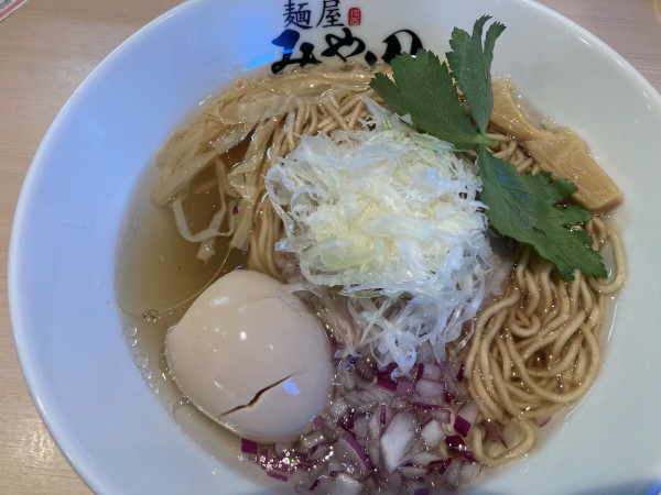 「味玉塩らぁ麺」@麺屋みや田の写真